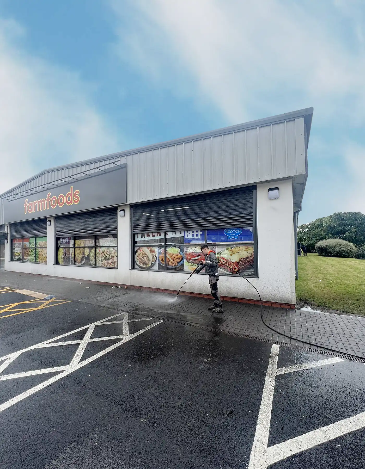 Commercial Pressure Washing 